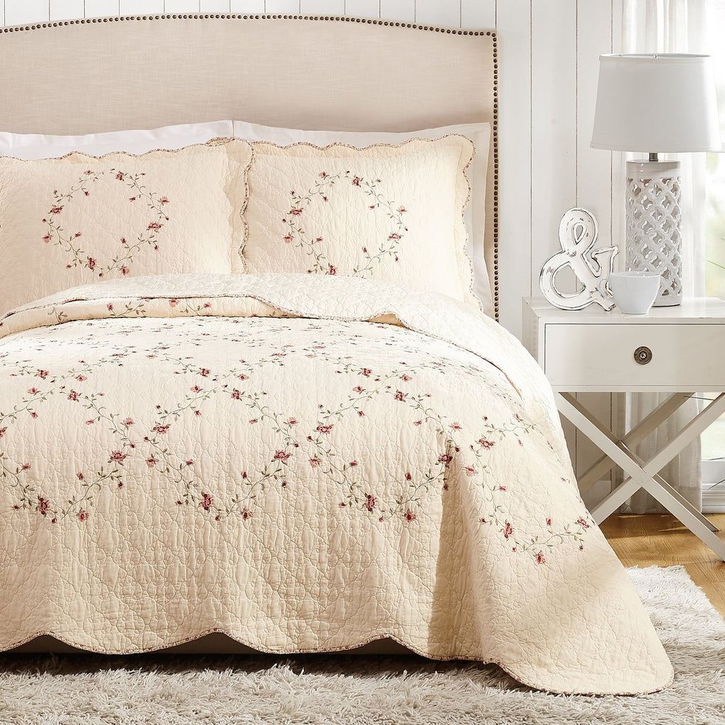 Better Homes & Gardens Hannalore Cotton Quilt, Burgundy, Full/Queen, All Ages