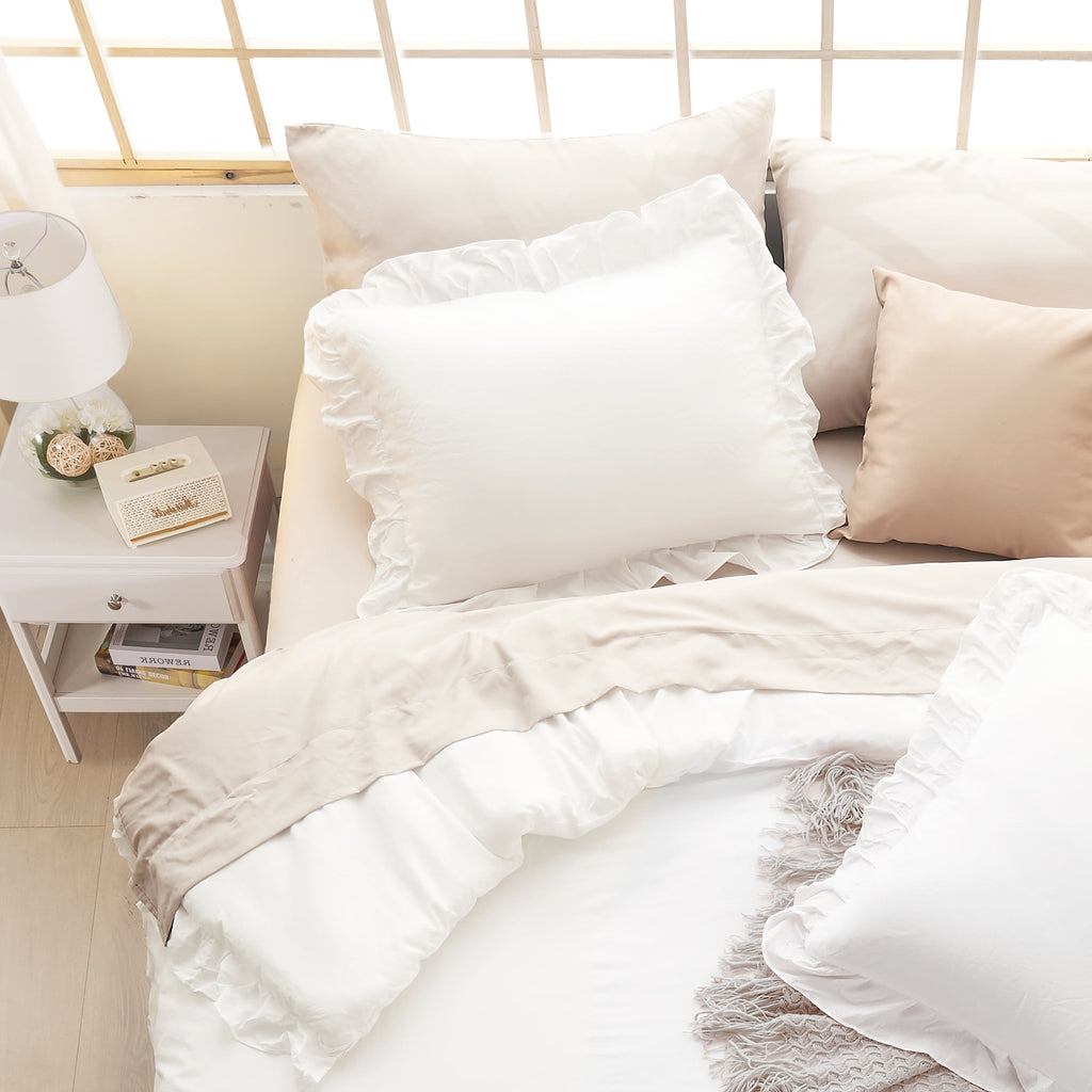 ANGENIA Queen Comforter Set White, 3 Pieces Soft Fluffy Farmhouse Ruffle Bedding Comforter Sets for Queen Bed, All Season Lightweight Down Alternative Bed Set(90"x90" Comforter & 2 Pillowcases)