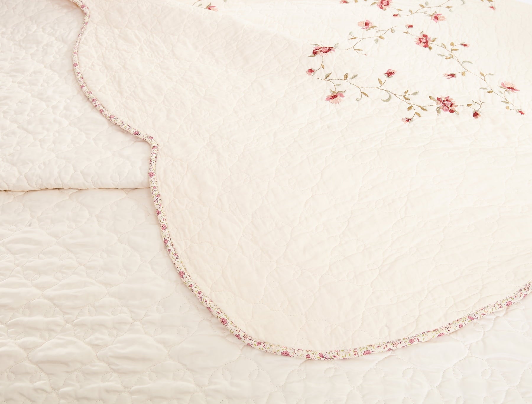 Better Homes & Gardens Hannalore Cotton Quilt, Burgundy, Full/Queen, All Ages